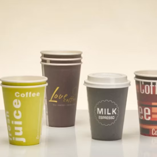 Tasses à café en papier jetables de haute qualité avec couvercle Party Favors Boisson Support Logo personnalisé